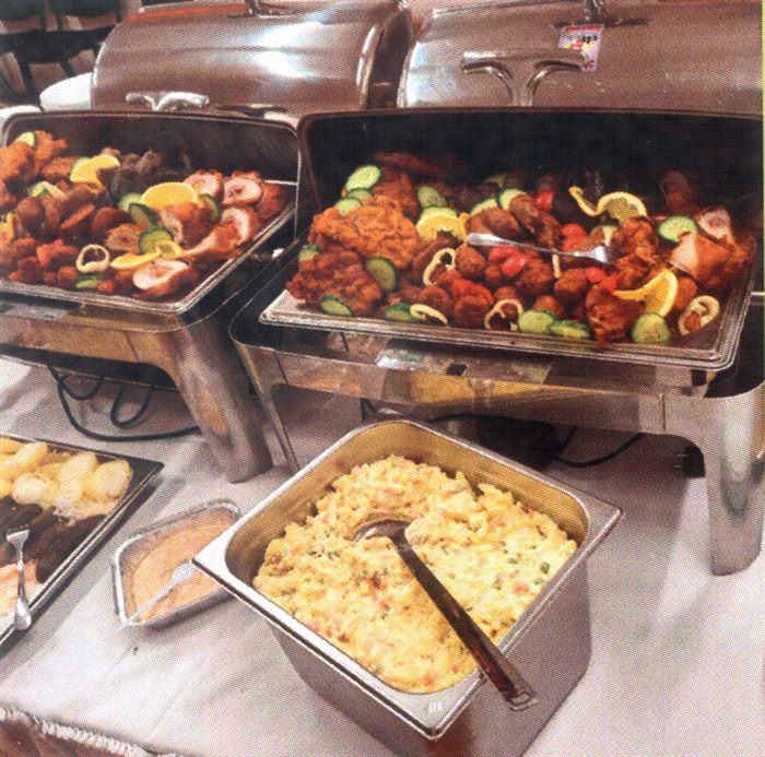 Teplé jedlá a šalát na catering